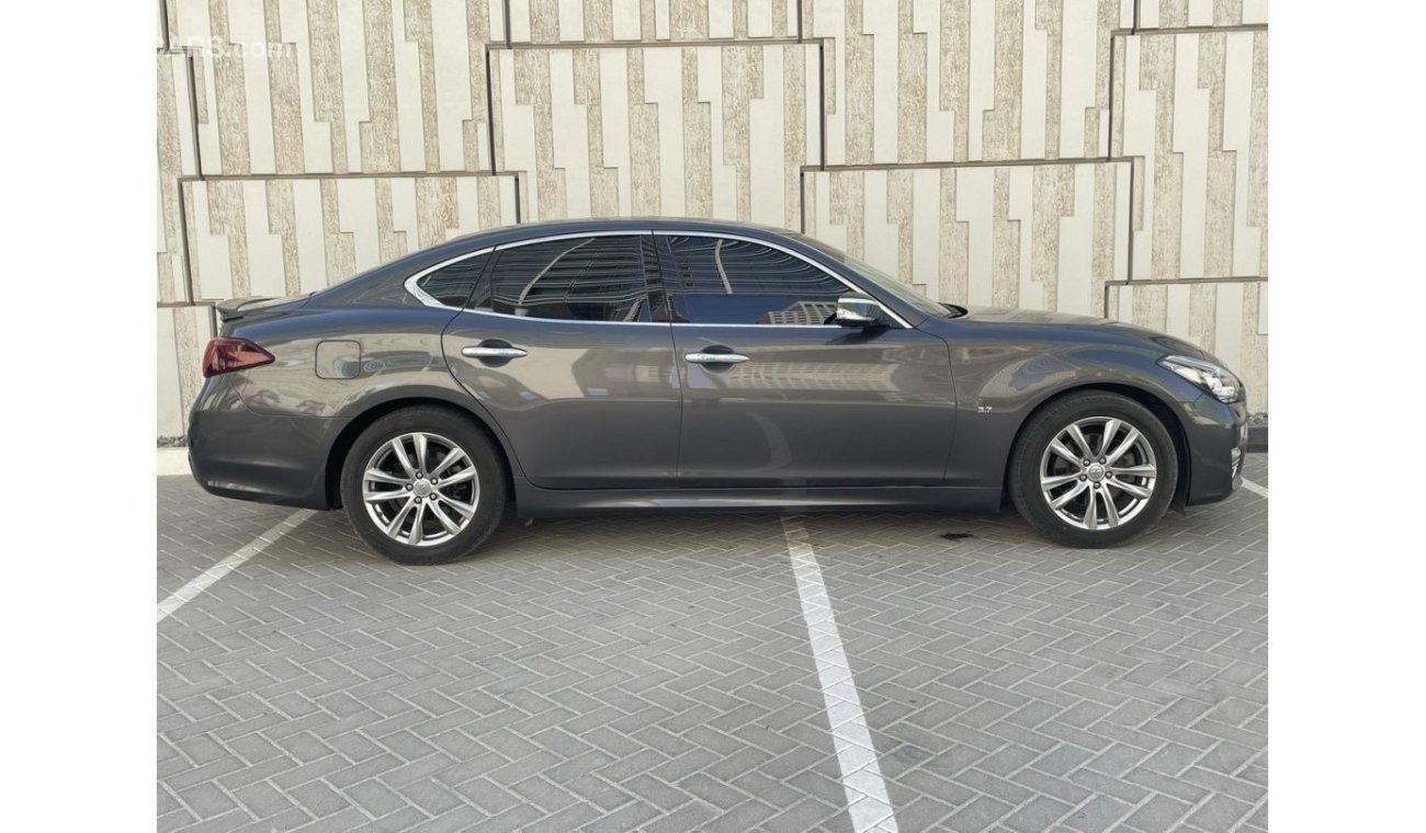 Infiniti Q70 3.7L | GCC | FREE 2 YEAR WARRANTY | FREE REGISTRATION | 1 YEAR COMPREHENSIVE INSURANCE