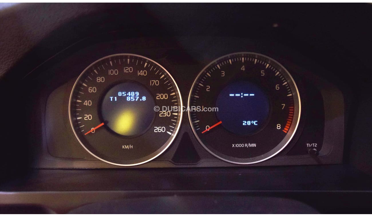 Volvo S60 AMAZING!!!!  T4 2012Model Gcc specs