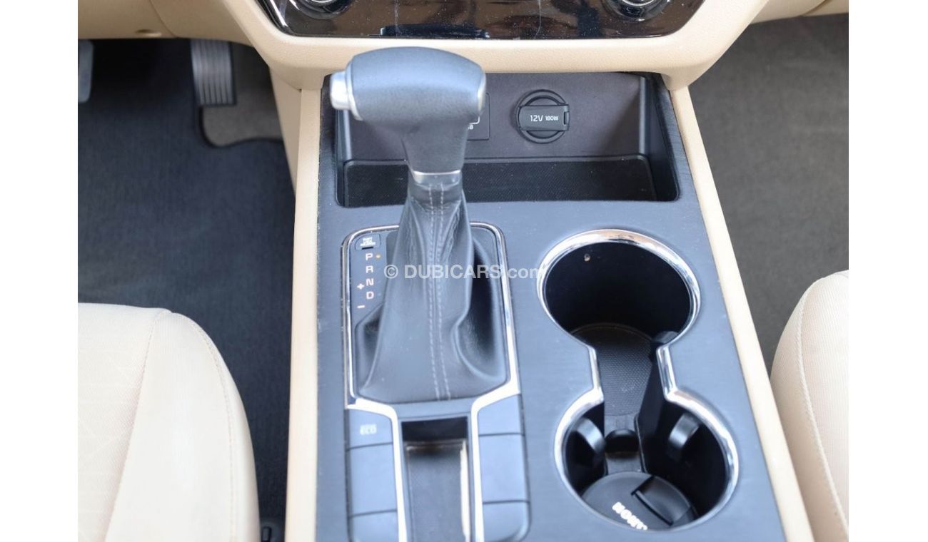 Kia Carnival LX Grand Carnival | 8 Seater | 6 CYL | Very Well Maintained | GCC Specs