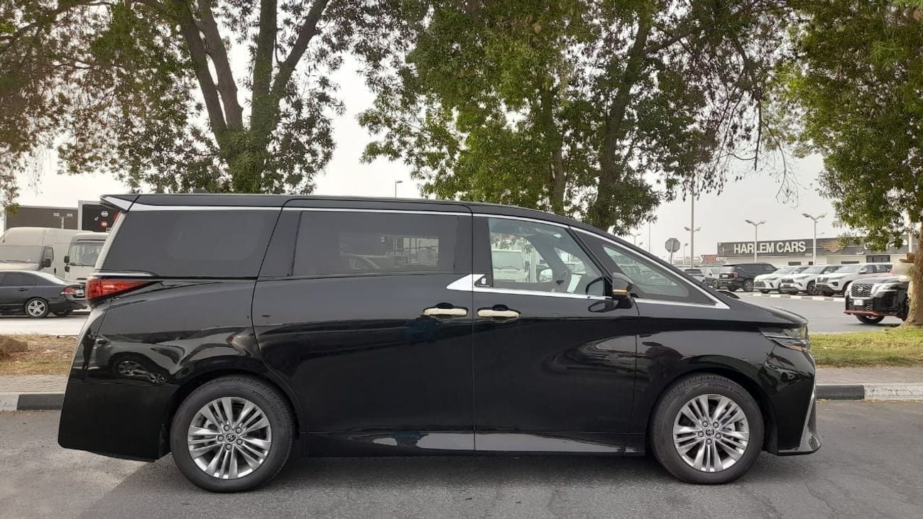 تويوتا ألفارد Executive Lounge