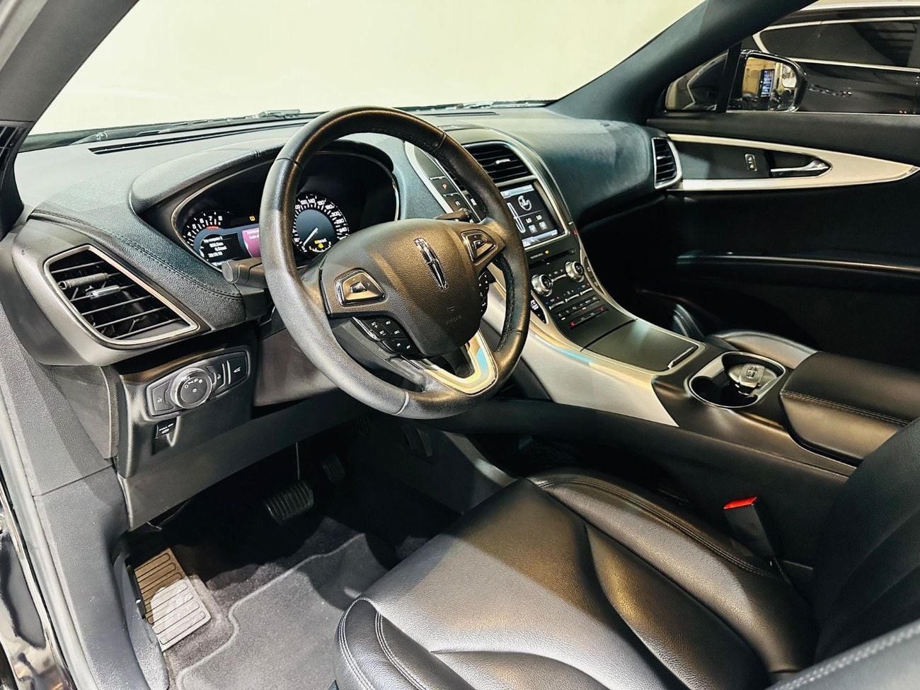 Lincoln MKX BASE