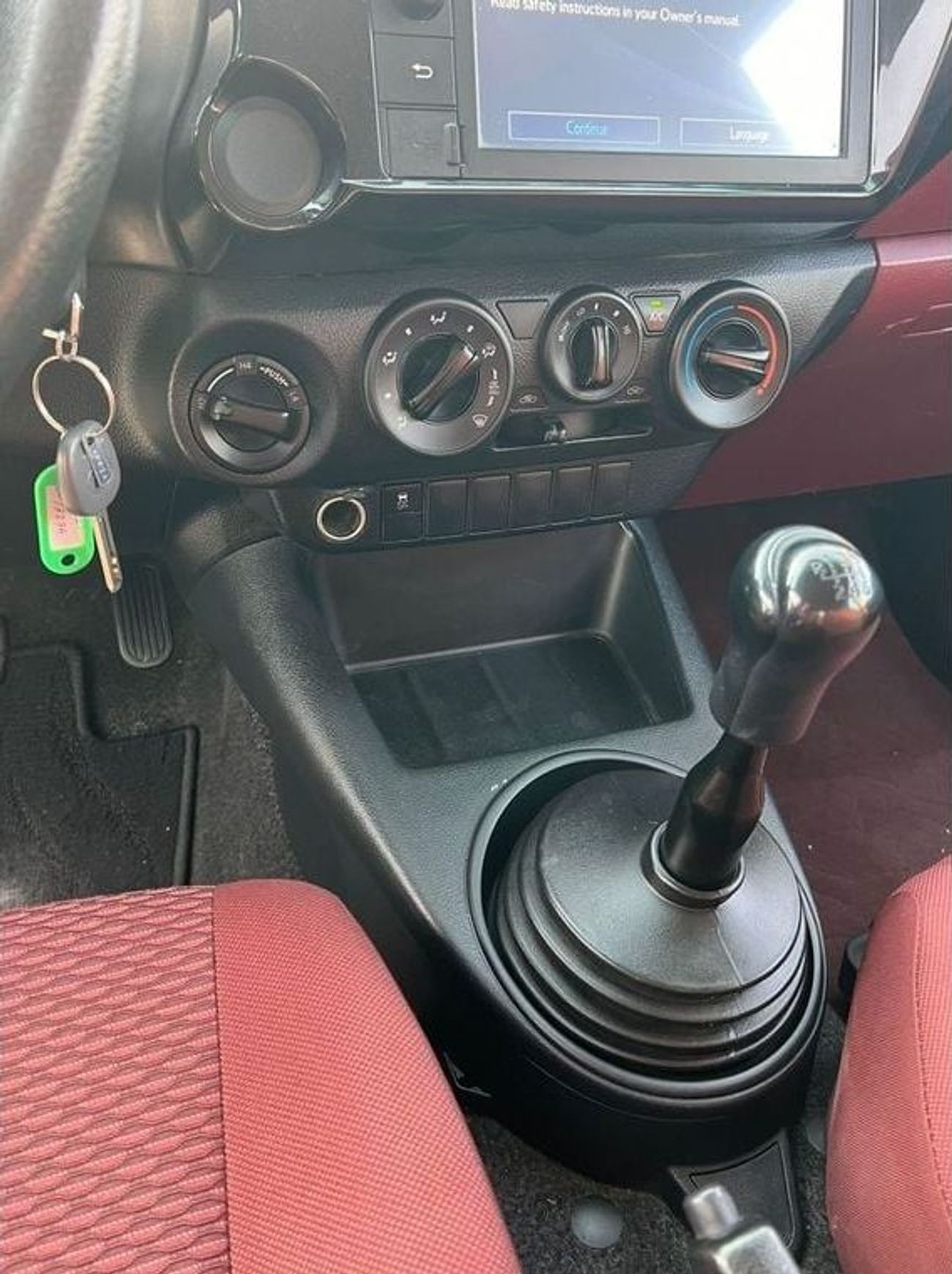 تويوتا هيلوكس 2021 TOYOTA HILUX 2.8L V4 **DIESEL** MANUAL TRANSMISSION  + POWER WINDOW + 4X4  - DOUBLE CABIN - wit