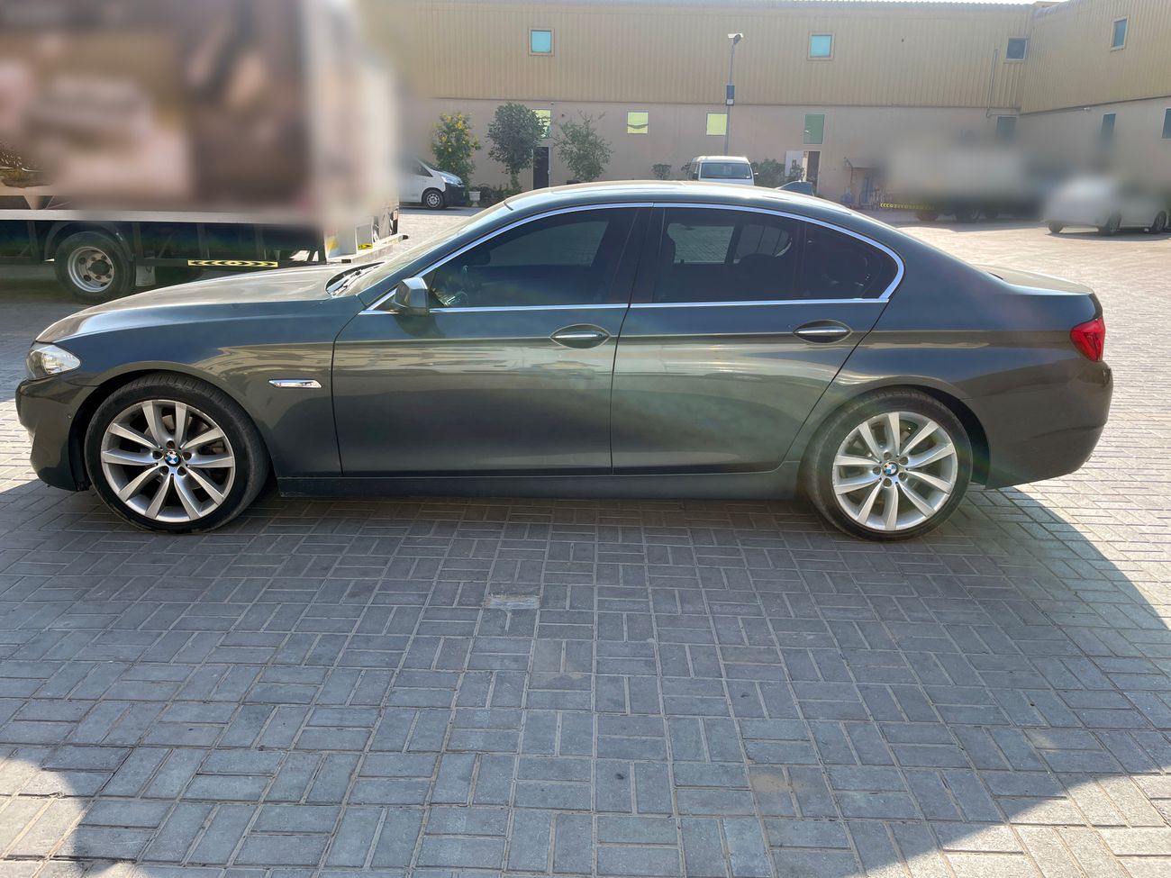 BMW 528i