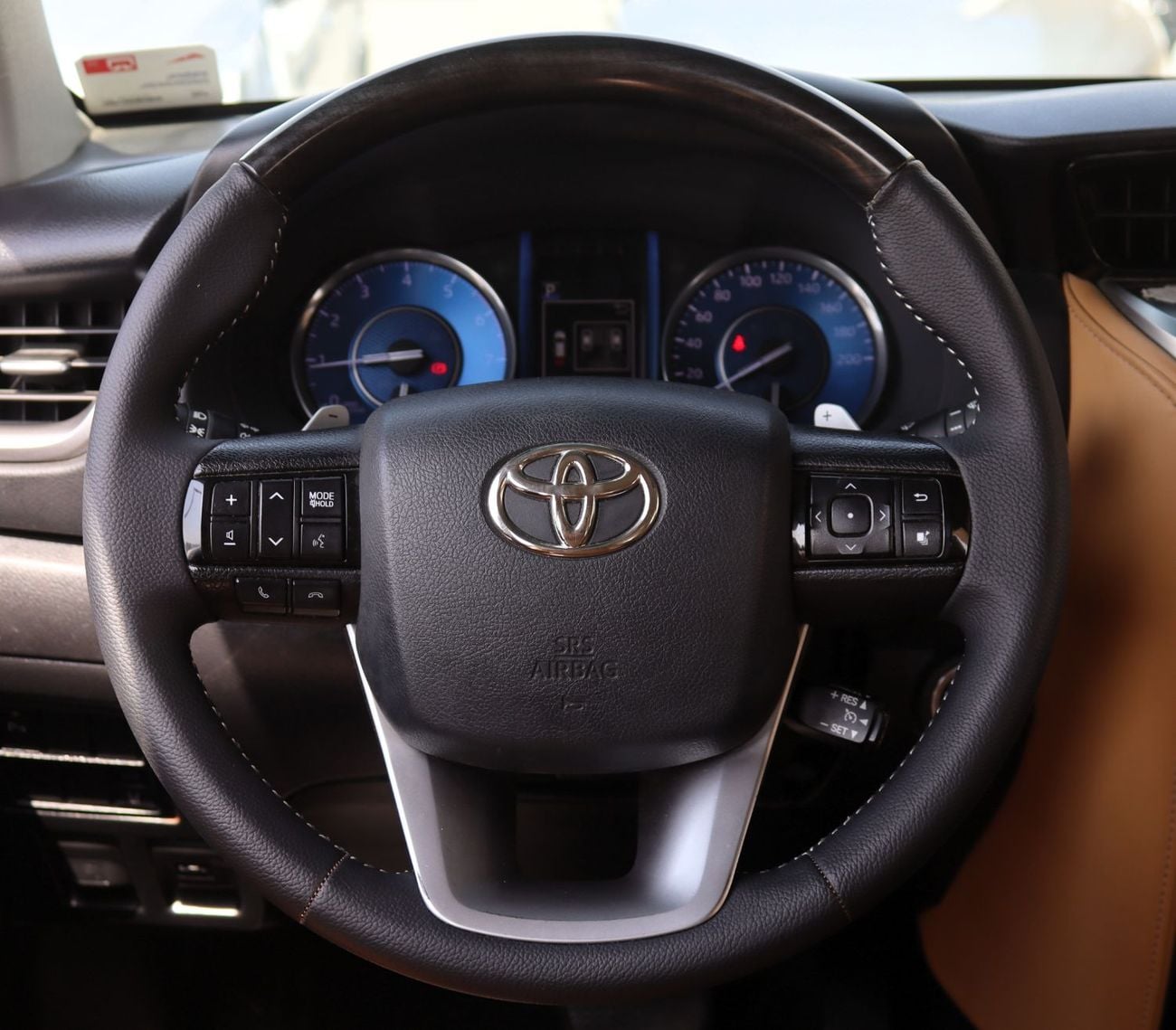 Toyota Fortuner VXR ACCIDENTS FREE - GCC - VXR - FULL OPTION - V6 - 4000 CC - PERFECT CONDITION INSIDE OUT
