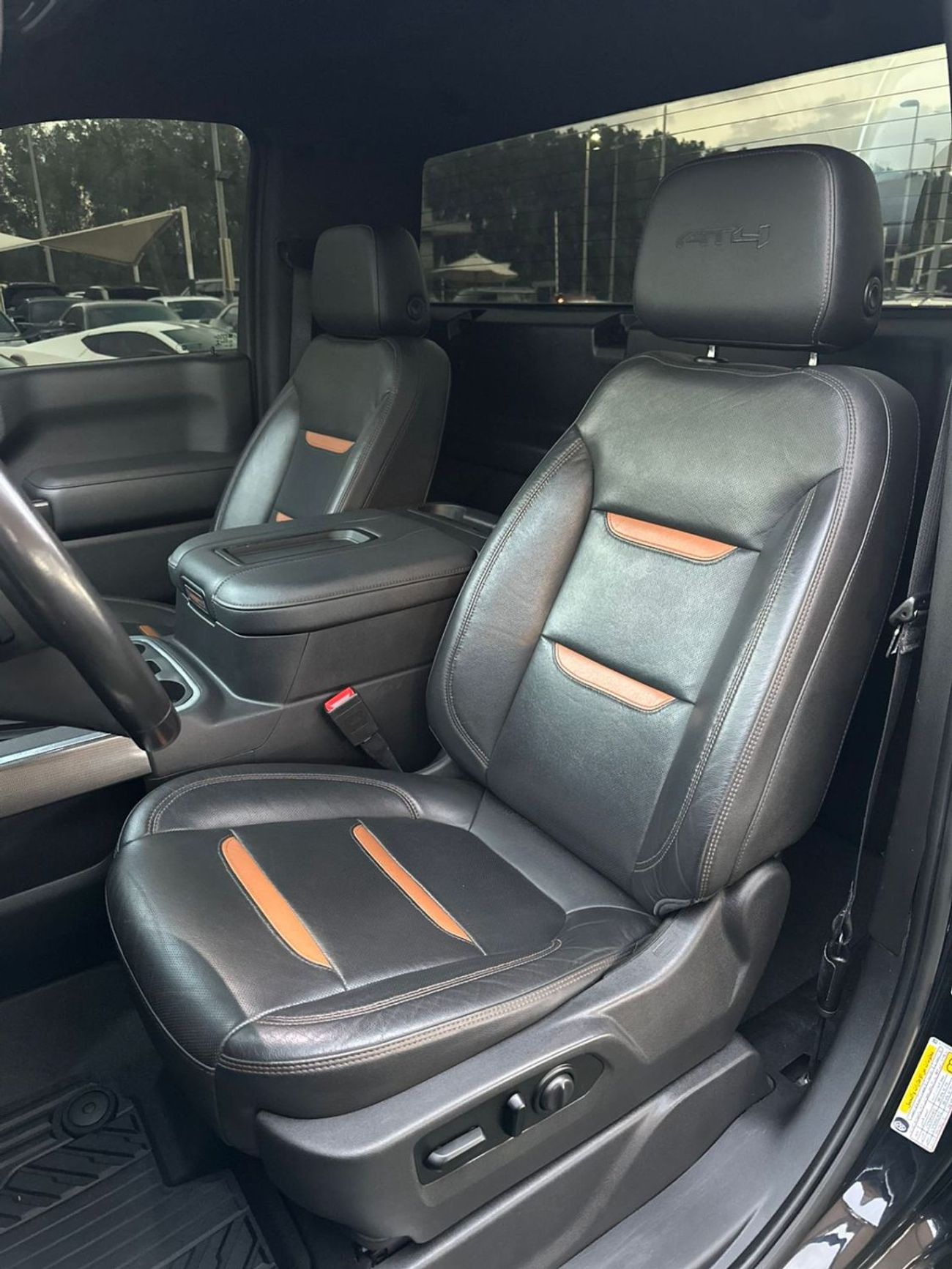 جي أم سي سييرا جي ام سي سيرا بيك اب AT4  خليجي 2021  فل ابشن صبغ وكاله بحاله ممتازه