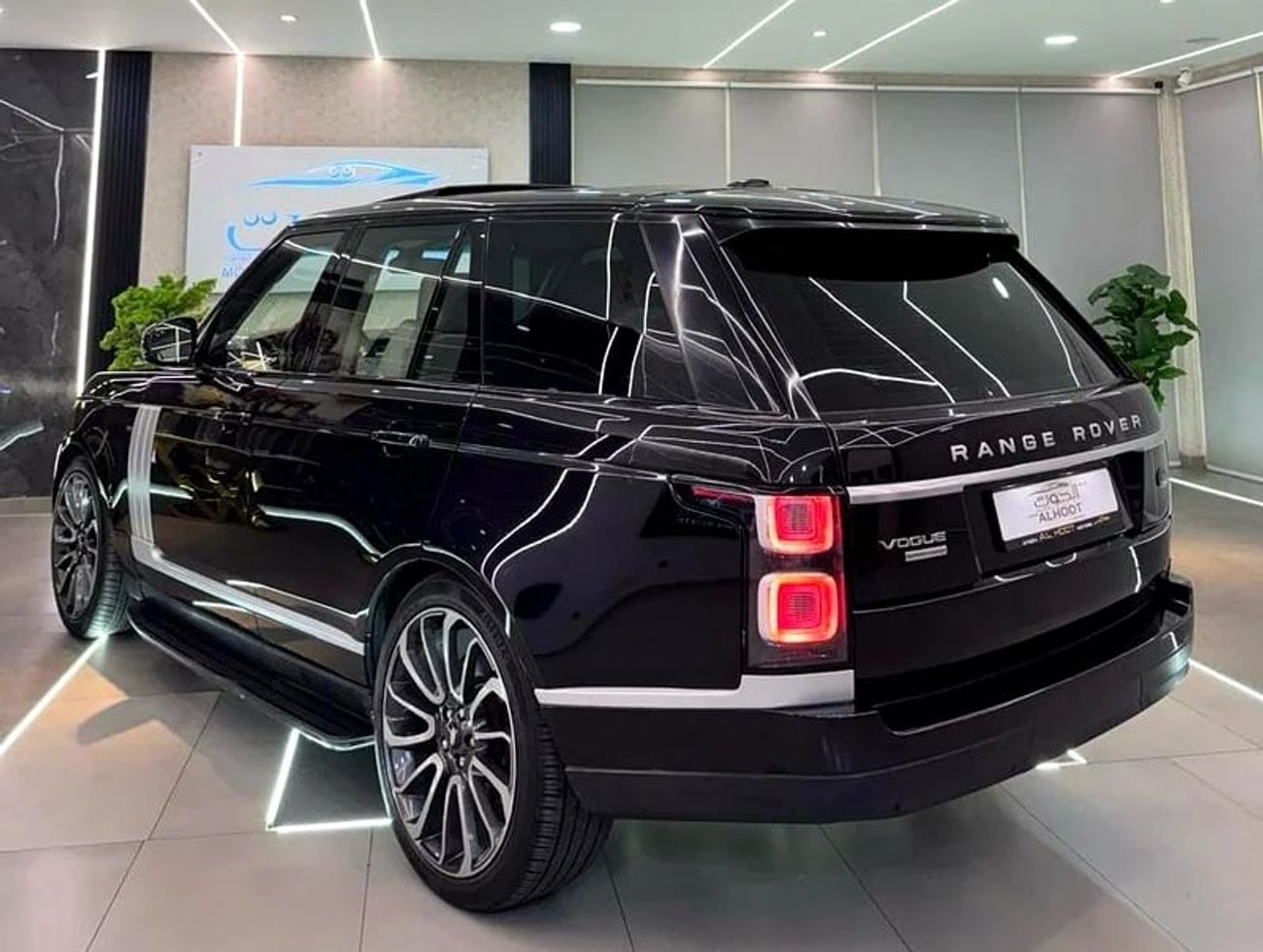Land Rover Range Rover VOGUE SE SUPERCHARGED VOGUE V8 || GCC II FULLY LOADED || PERFECT CONDITION || 98k