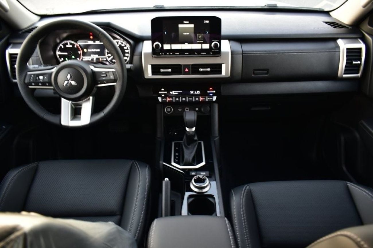 ميتسوبيشي L200 SPORTERO GLS 2.4L DIESEL AT