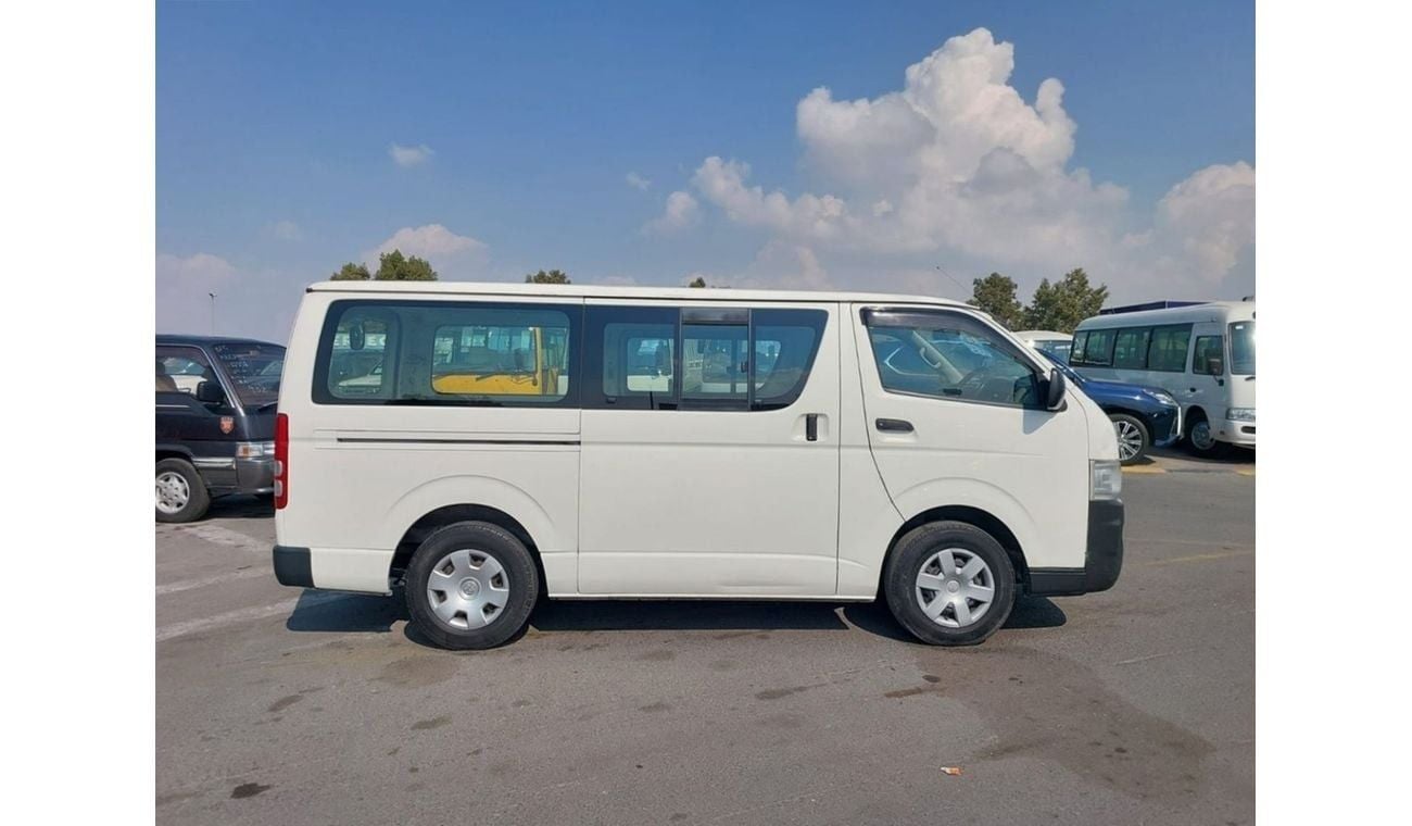 Toyota Hiace TOYOTA HIACE VAN RHD 2007 MODEL 2.5 L DIESEL MANUAL(PM78244)
