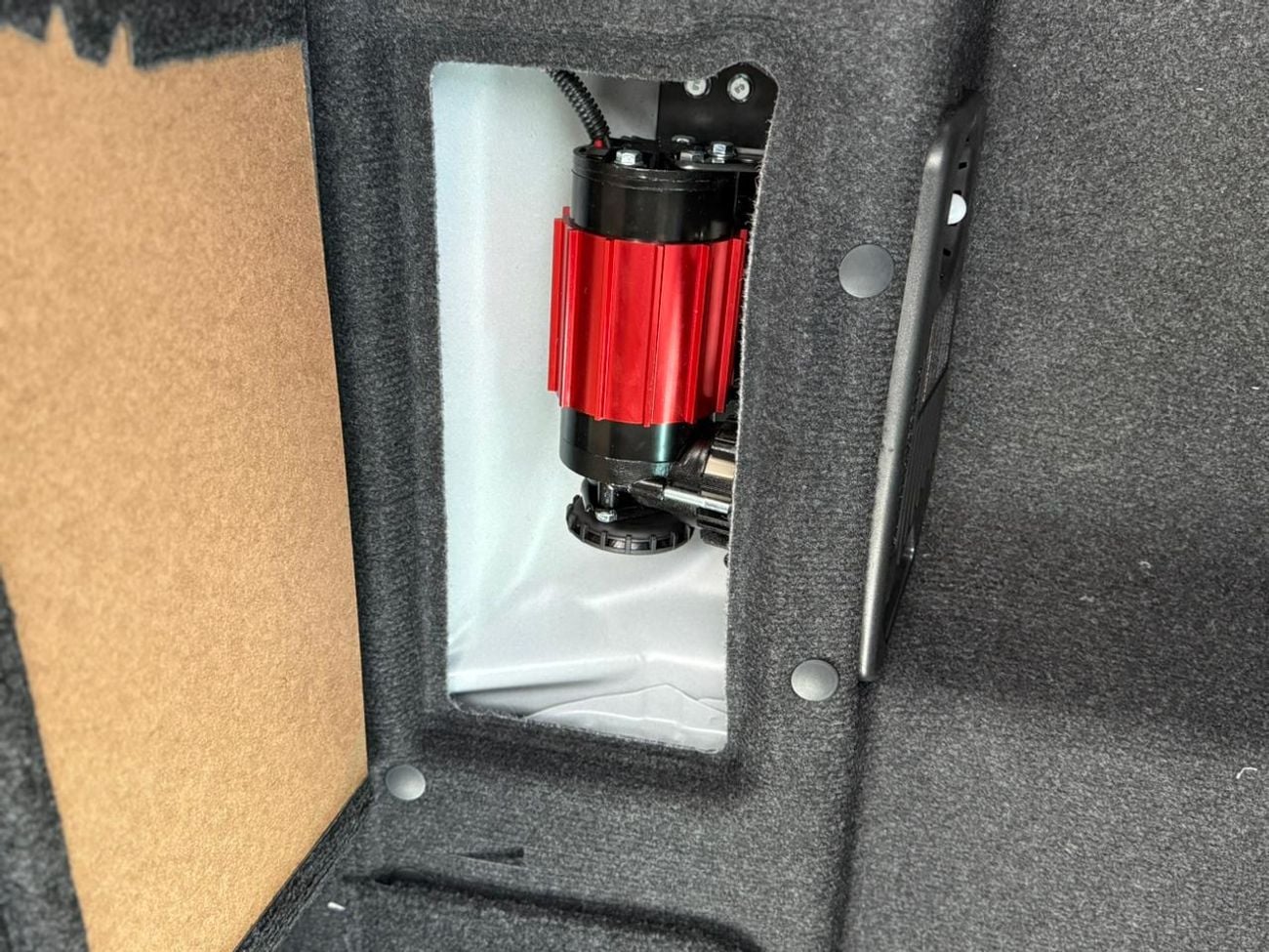 Toyota Hilux 2.7L GLX-S FULL WITH WIRLESS CHARGER AND COMPRESSOR OMANI