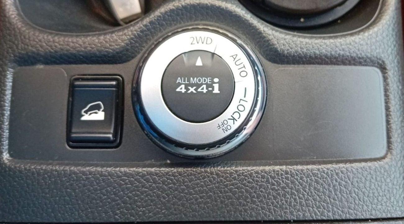 Nissan XTrail SL 2.5L (169 HP) Nissan X-Trail, a GCC car in excellent condition, accident-free, model 2021 with a