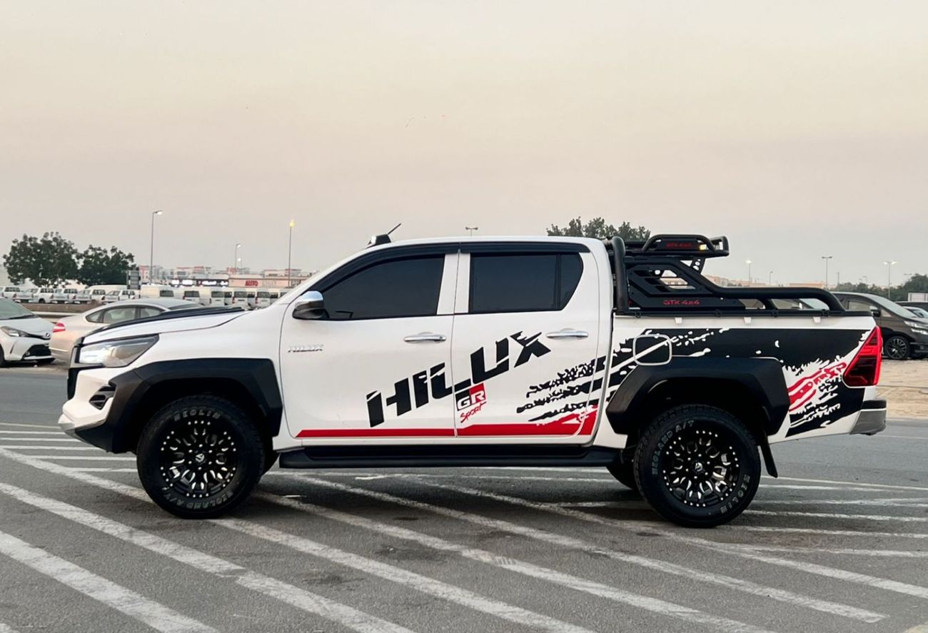 تويوتا هيلوكس 2022 Toyota Hilux GR Sport - 2.7L V4 - Full Automatic Patrol - 4x4 AWD - Off Road Edition