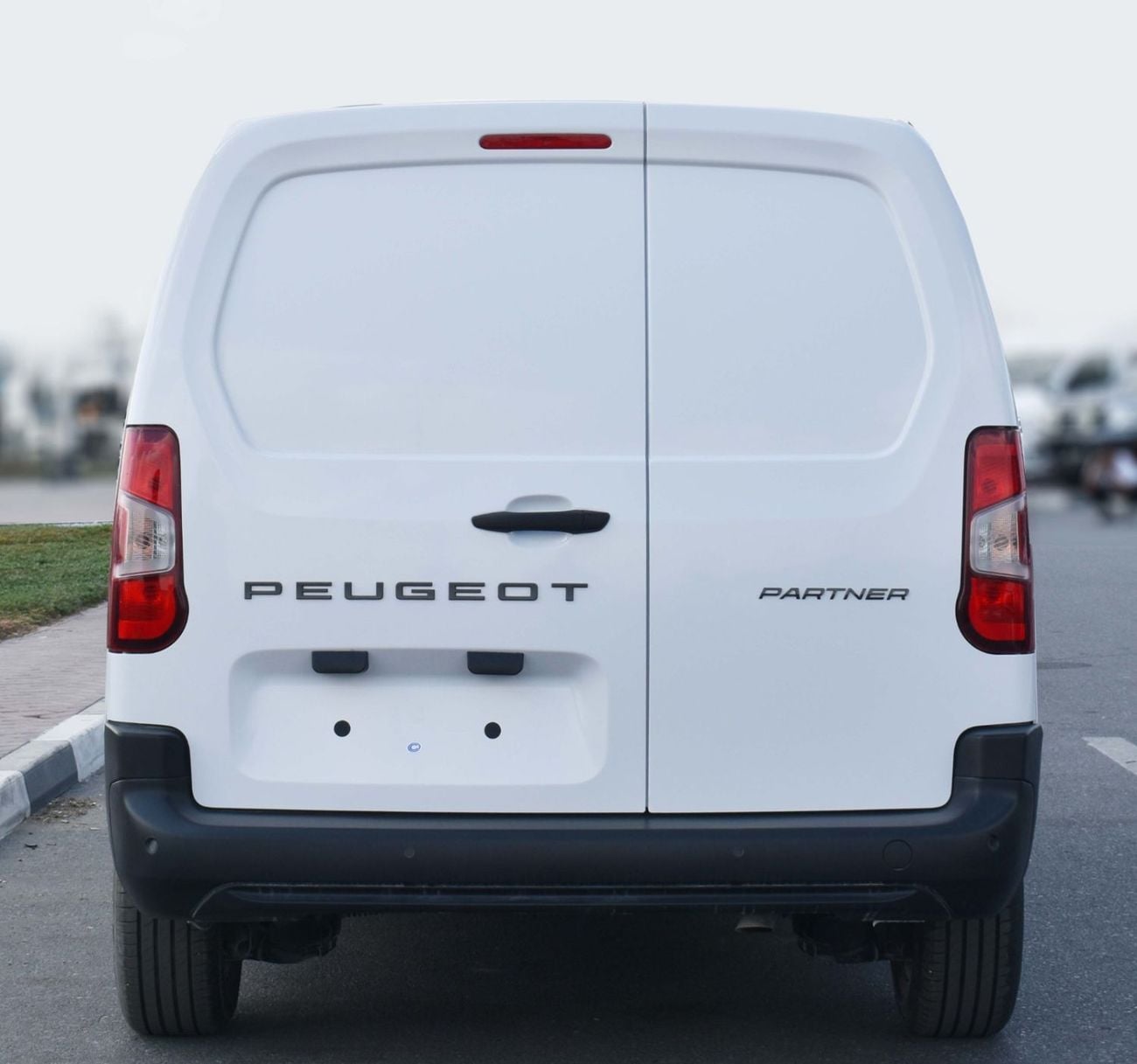 بيجو بارتنر STANDARD Peugeot Partner  Van 1.6L M/T, petrol- 2025