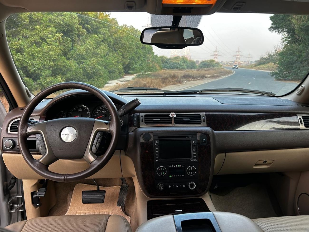 GMC Yukon Denali 6.2L (9 Seater)