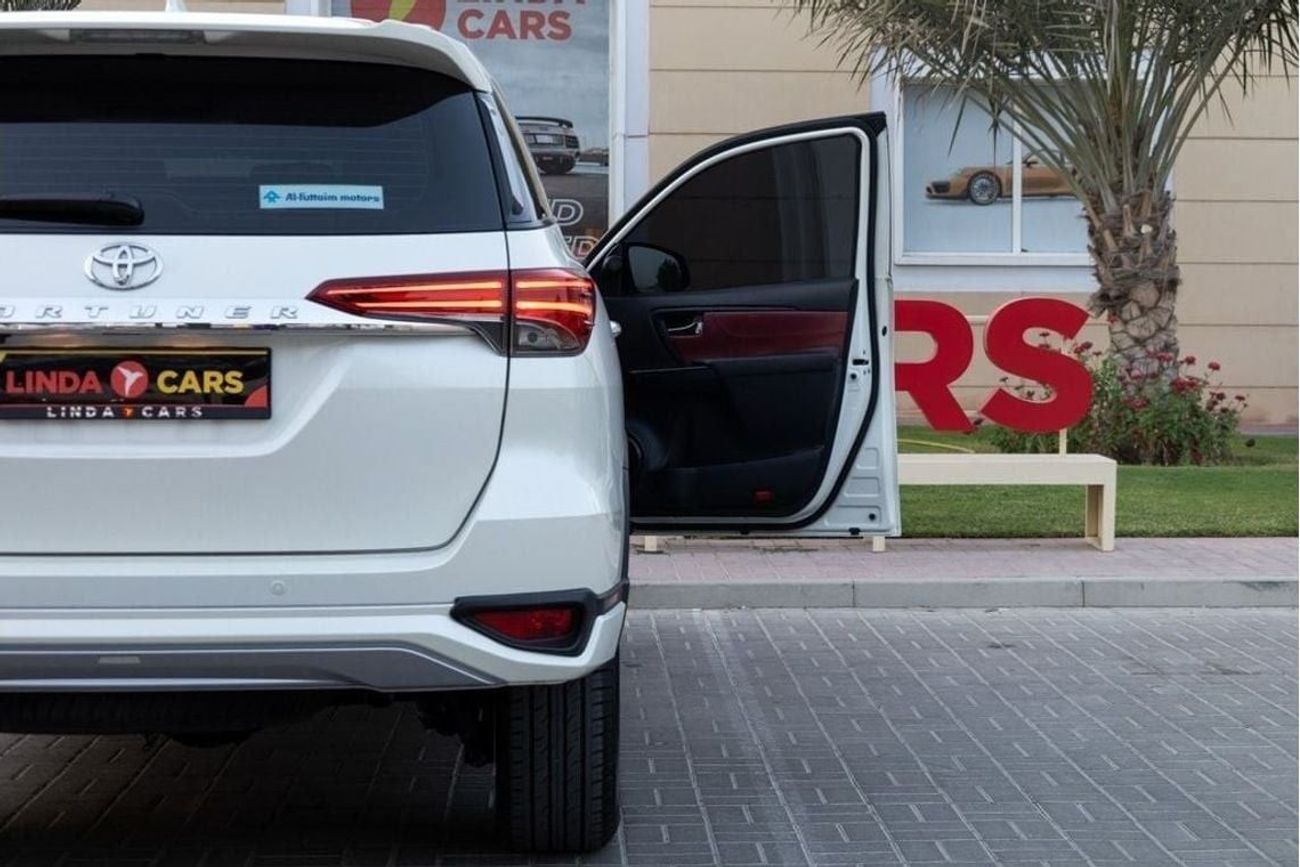 تويوتا فورتونر Toyota Fortuner TRD Sportivo 2018 GCC (LOW MILEAGE) under Warranty with Flexible Down-Payment.
