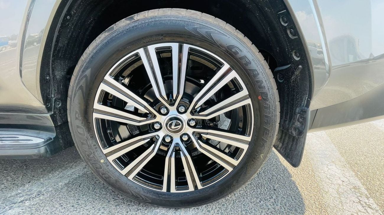 Lexus LX 700h Signature