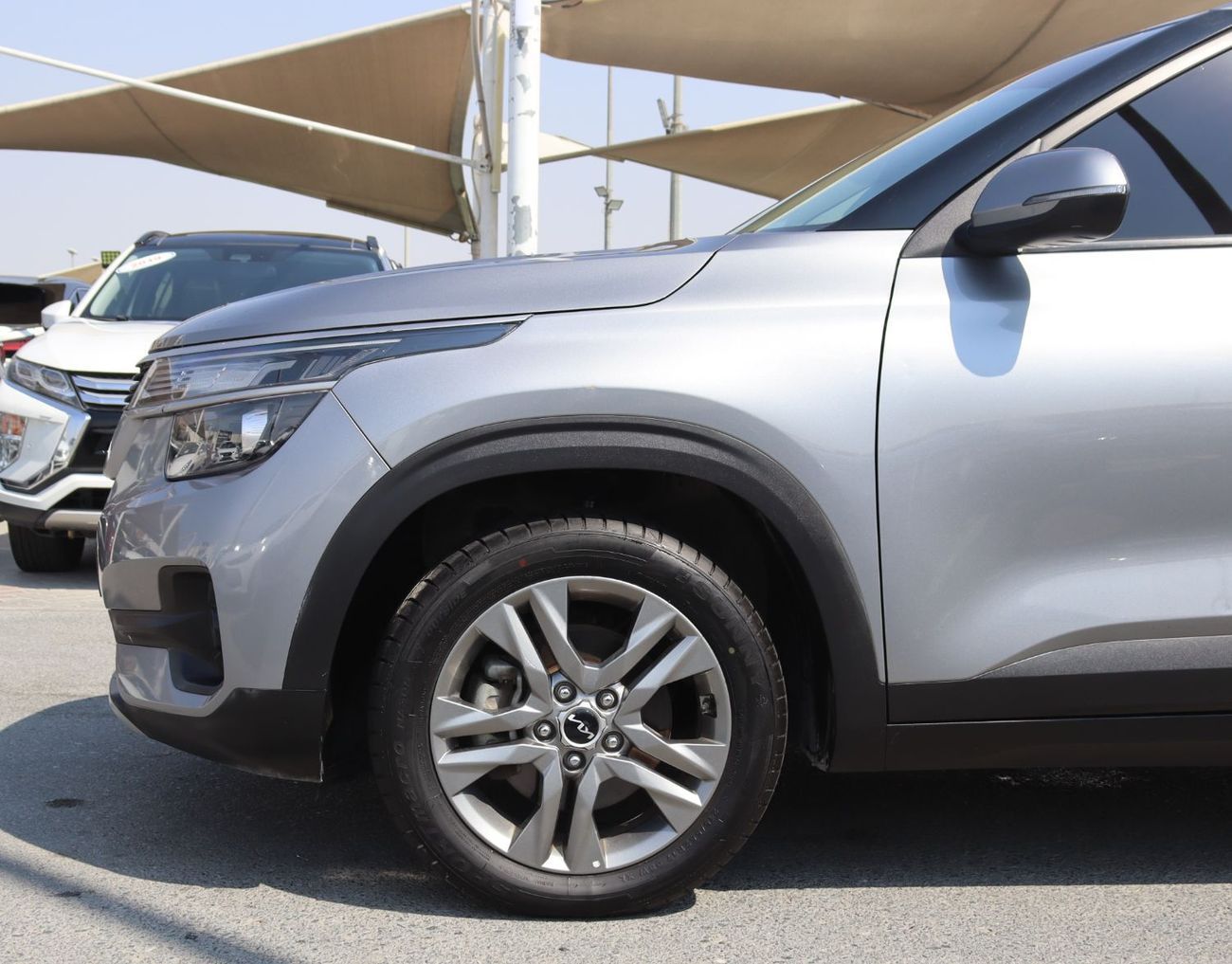 كيا سيلتوس كيا سيلتوس خليجى بدون حوادث  وبحاله ممتازه - محرك1.6L ممشى 75000 كم بسعر 53000 درهم