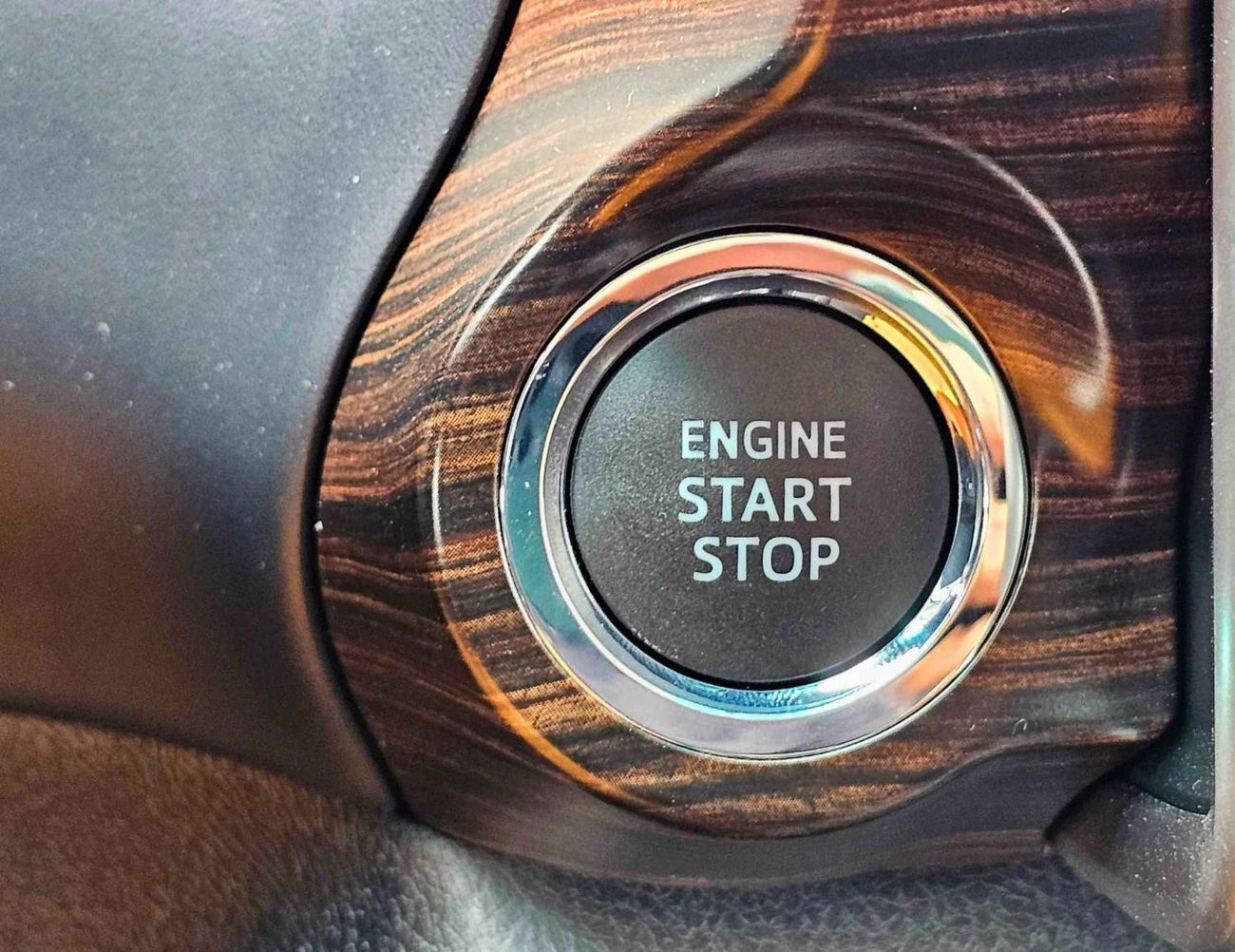 Toyota Hilux SR5 TRD 4.0L PETROL SR5 TRD || 4.0L PETROL V6 4WD | WOOD INTERIOR W VISOR | BLIND SPOT | DIFFLOCK | DVD+CAMERA | READY S