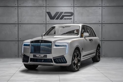 Rolls-Royce Cullinan Rolls Royce cullinan  2025 GCC  Warranty and service AGMC  Black badge  2,900 km