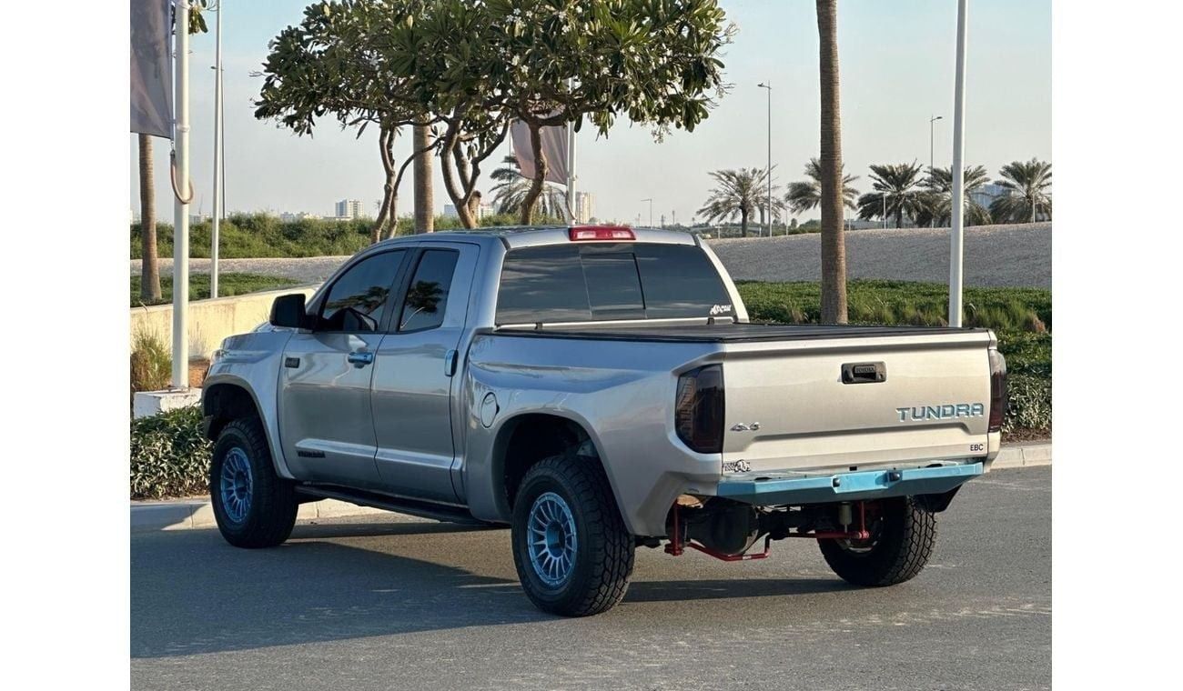 Toyota Tundra Crewmax SR5 5.7L
