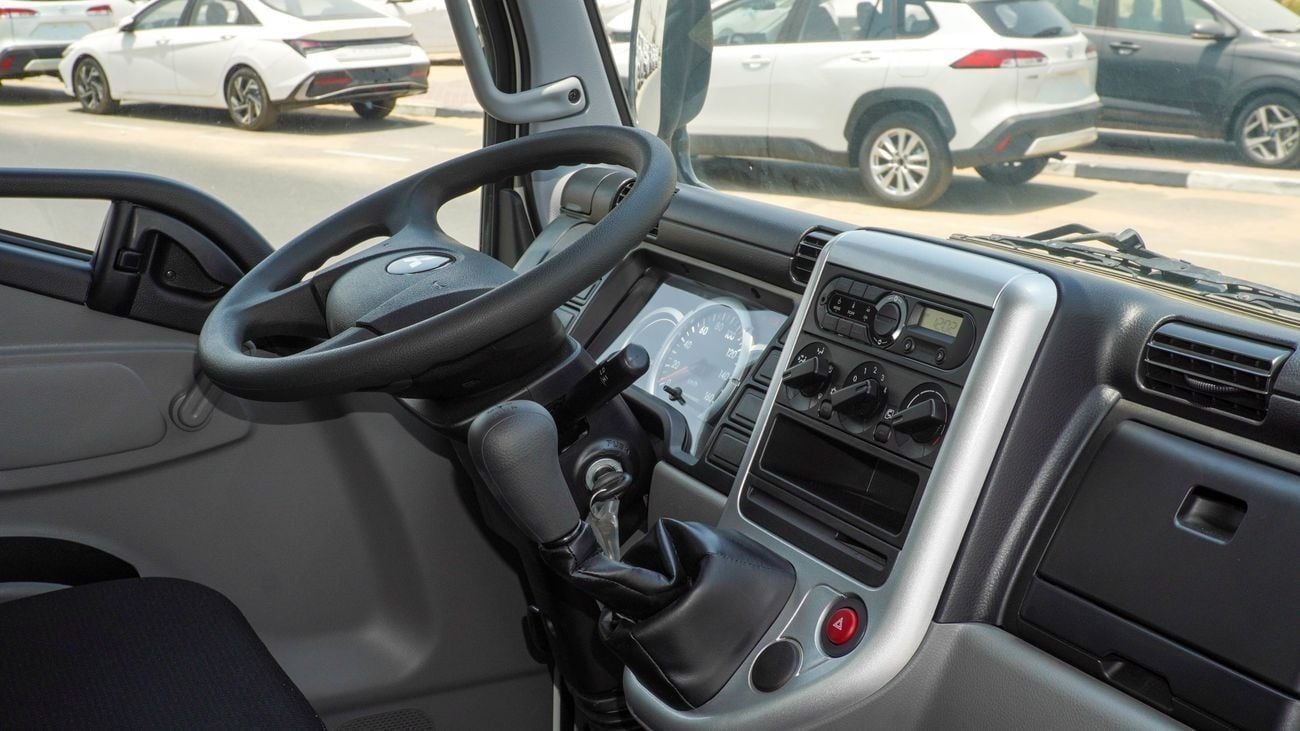 ميتسوبيشي كانتر فان Brand New Mitsubishi Canter DryBox 2025 Export 4.2L 2WD|Diesel|White/Black|CANTERCHASSIS-100-25|