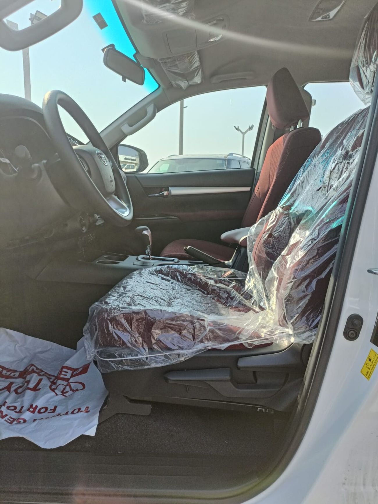 تويوتا هيلوكس GLX 2.7L Double Cab Utility 4WD A/T