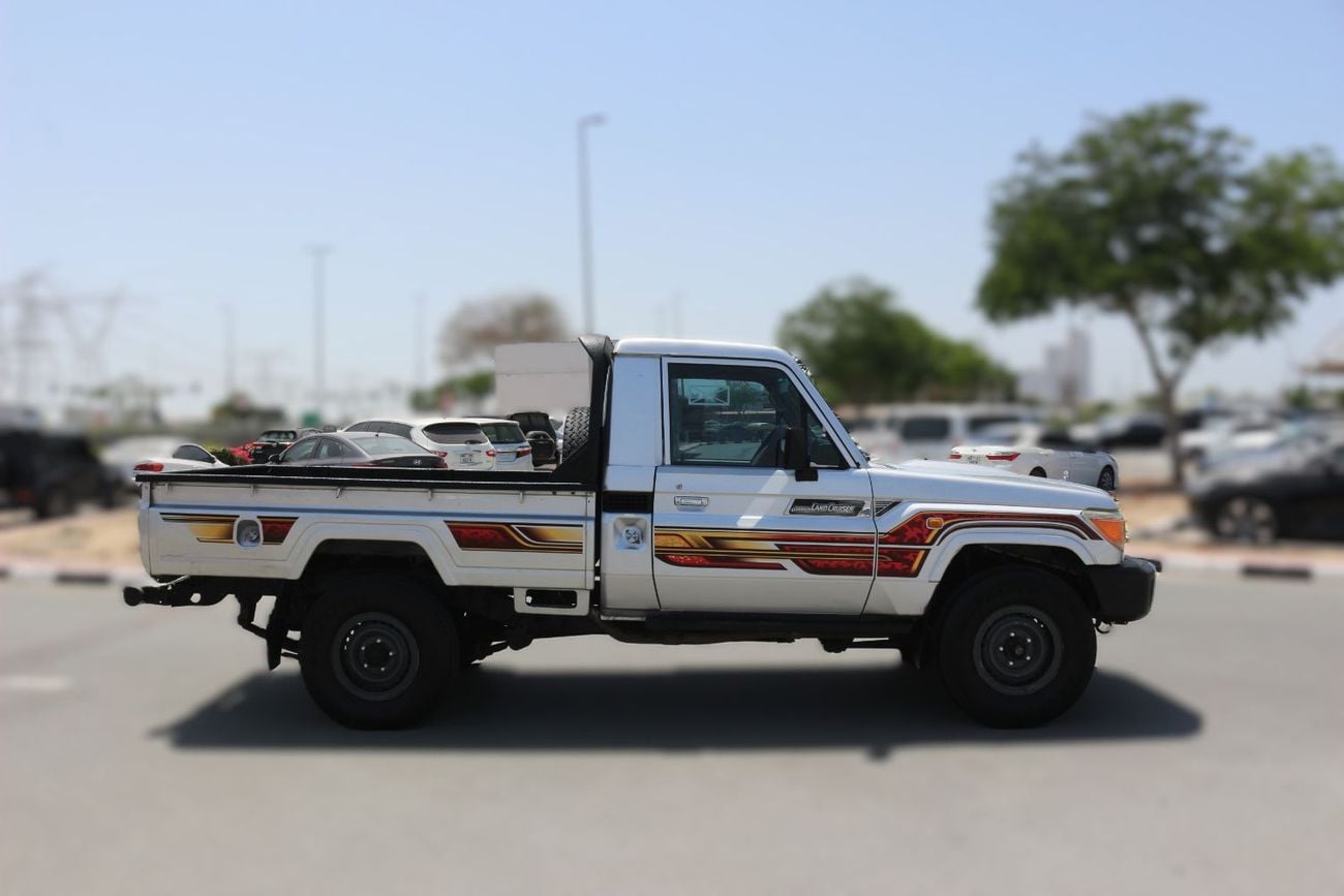 تويوتا لاند كروزر بيك آب TOYOTA LAND CRUISER PICKUP 2010 DIESEL MANUAL GEAR GULF SPACE 4X4