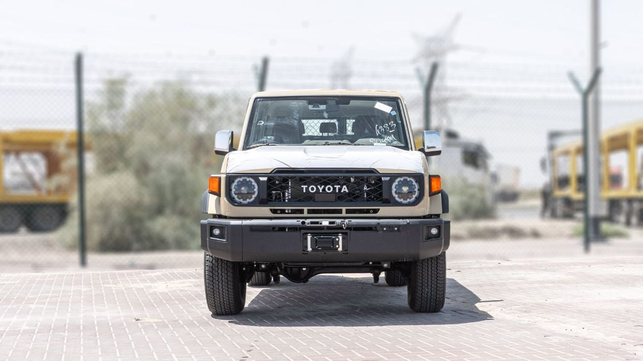 Toyota Land Cruiser 70 2026 Toyota Land Cruiser LC76 2.8L AT Diesel Full Option (Beige)