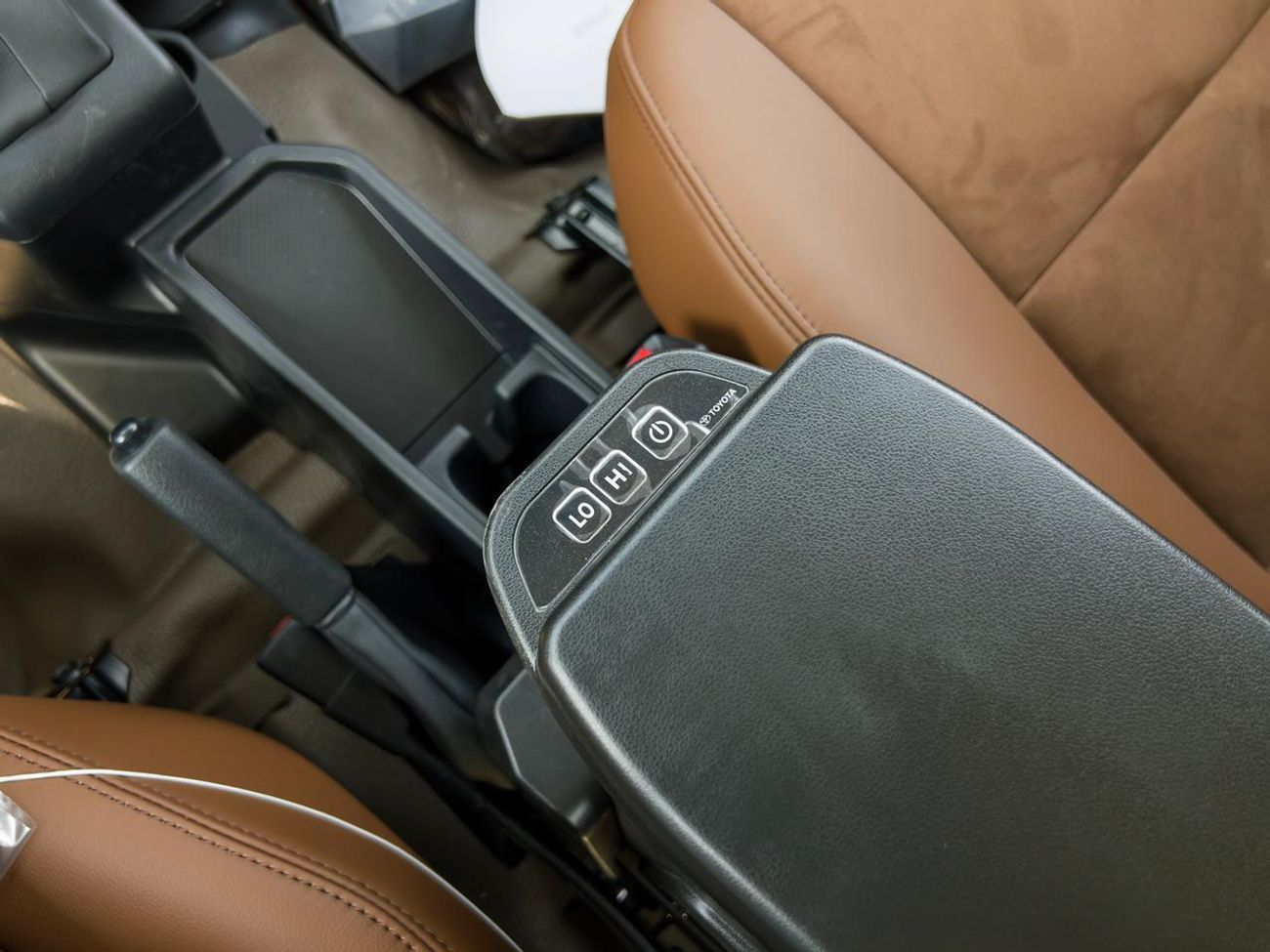 تويوتا لاند كروزر بيك آب EXPORT ONLY - LC 79 D/C LX-Z A/T