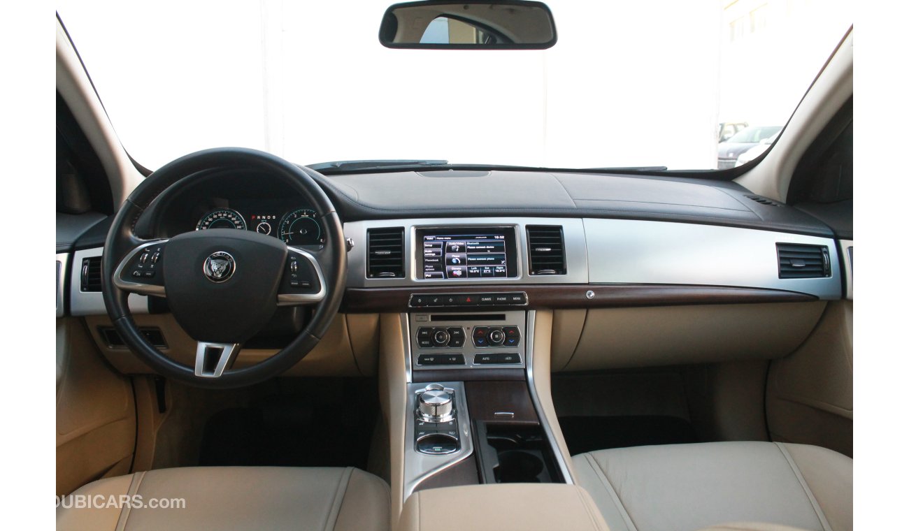 جاغوار XF 3.0L V6 2015 MODEL WITH SUNROOF REAR CAMERA