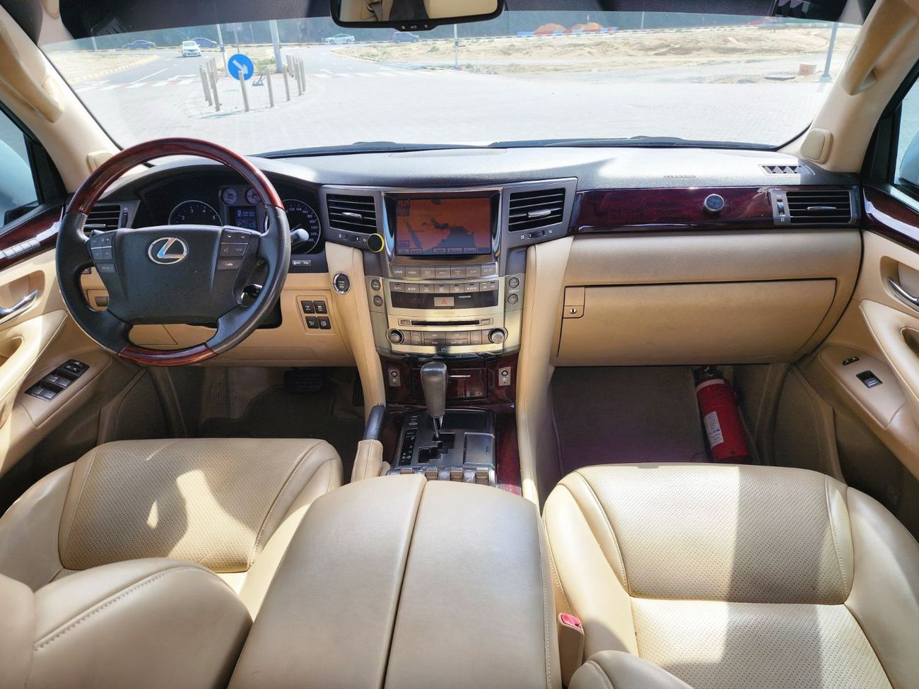 لكزس LX 570 GCC