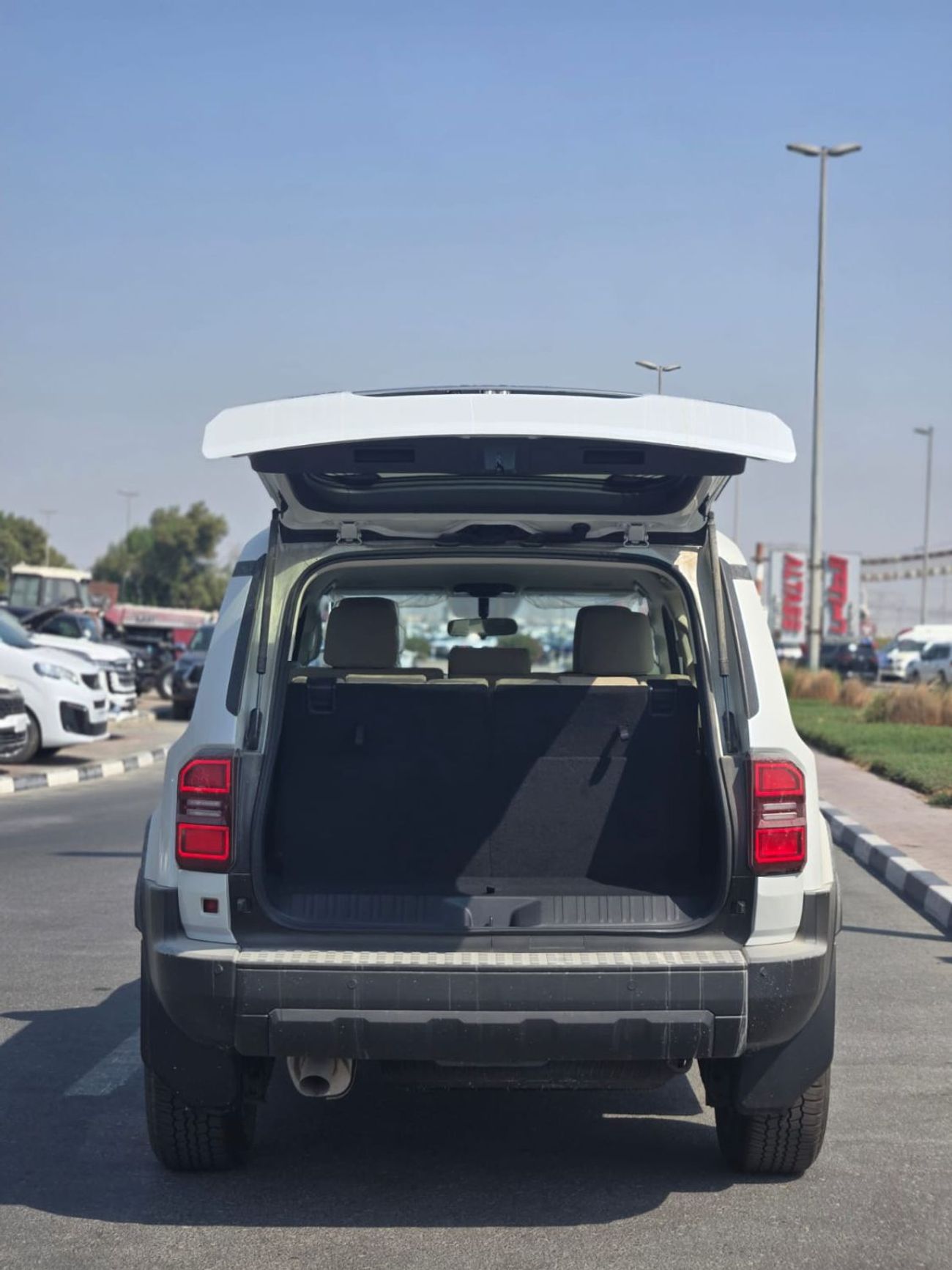 تويوتا برادو 2.8L DEISEL A/T 7 SEATER GCC SPECIFICATION