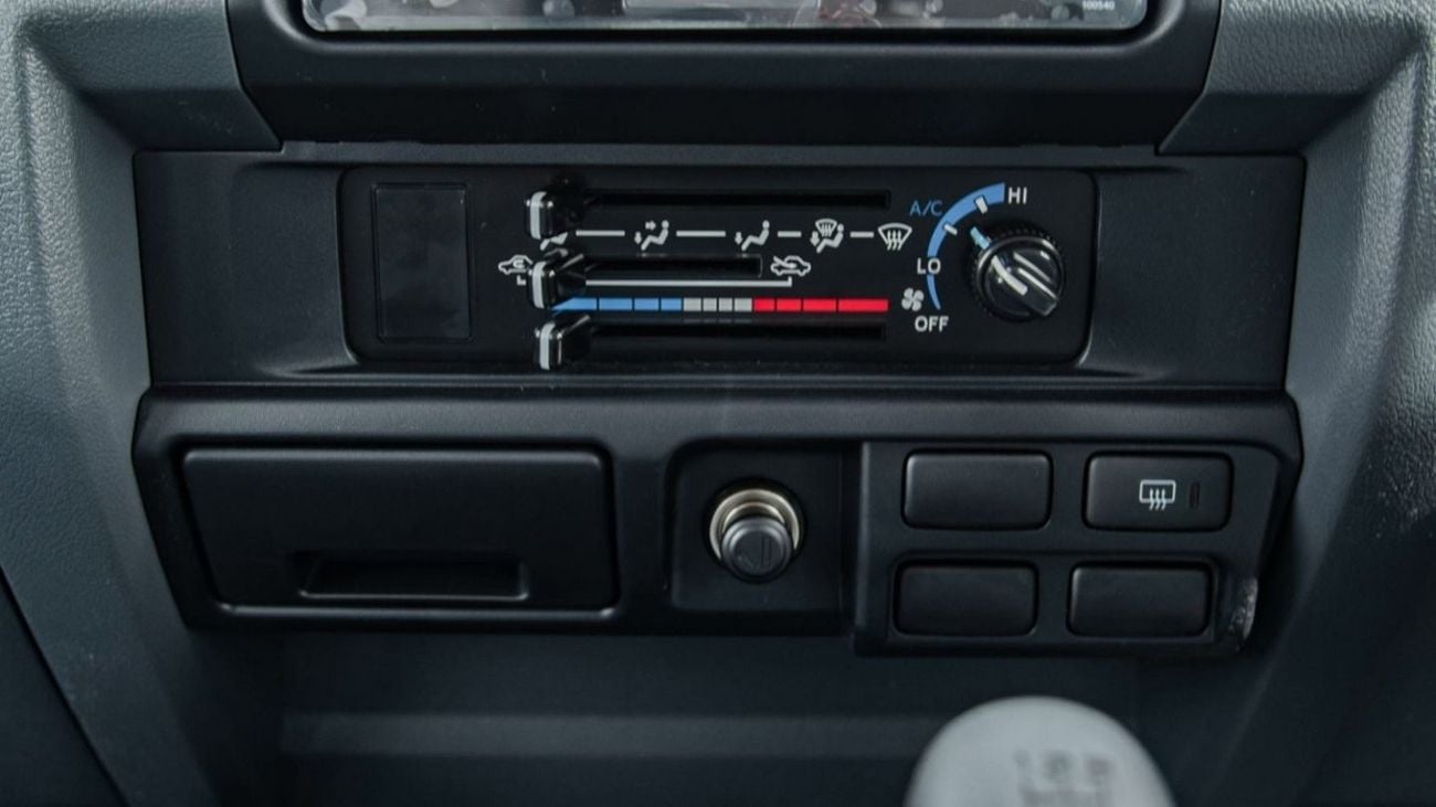 تويوتا لاند كروزر 70 (RHD) TOYOTA LAND CRUISER LC78 4.2D MT MY2023 – WHITE