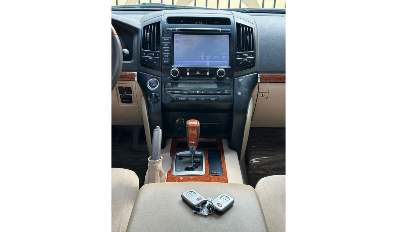 تويوتا لاند كروزر GXR 4.6L