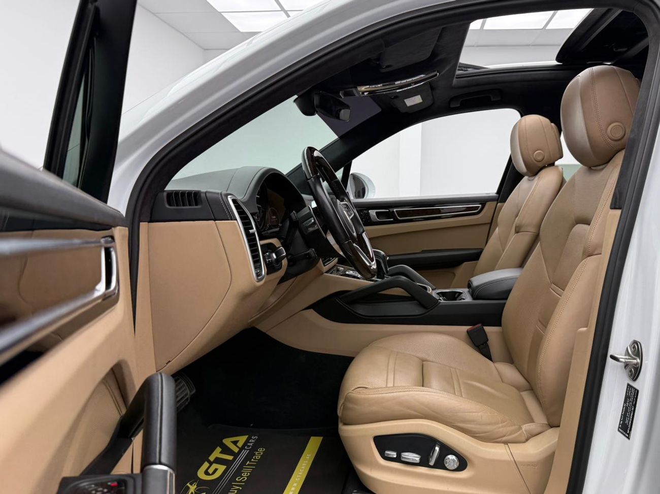 بورش كايان S 2.9L (440 HP) 2018 Porsche Cayenne S, Full Porsche Service History, Sport Chrono Package, Excellen