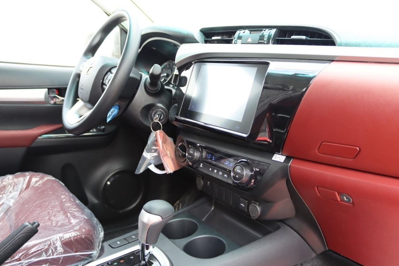 Toyota Hilux 2.7 Petrol full option model 2025