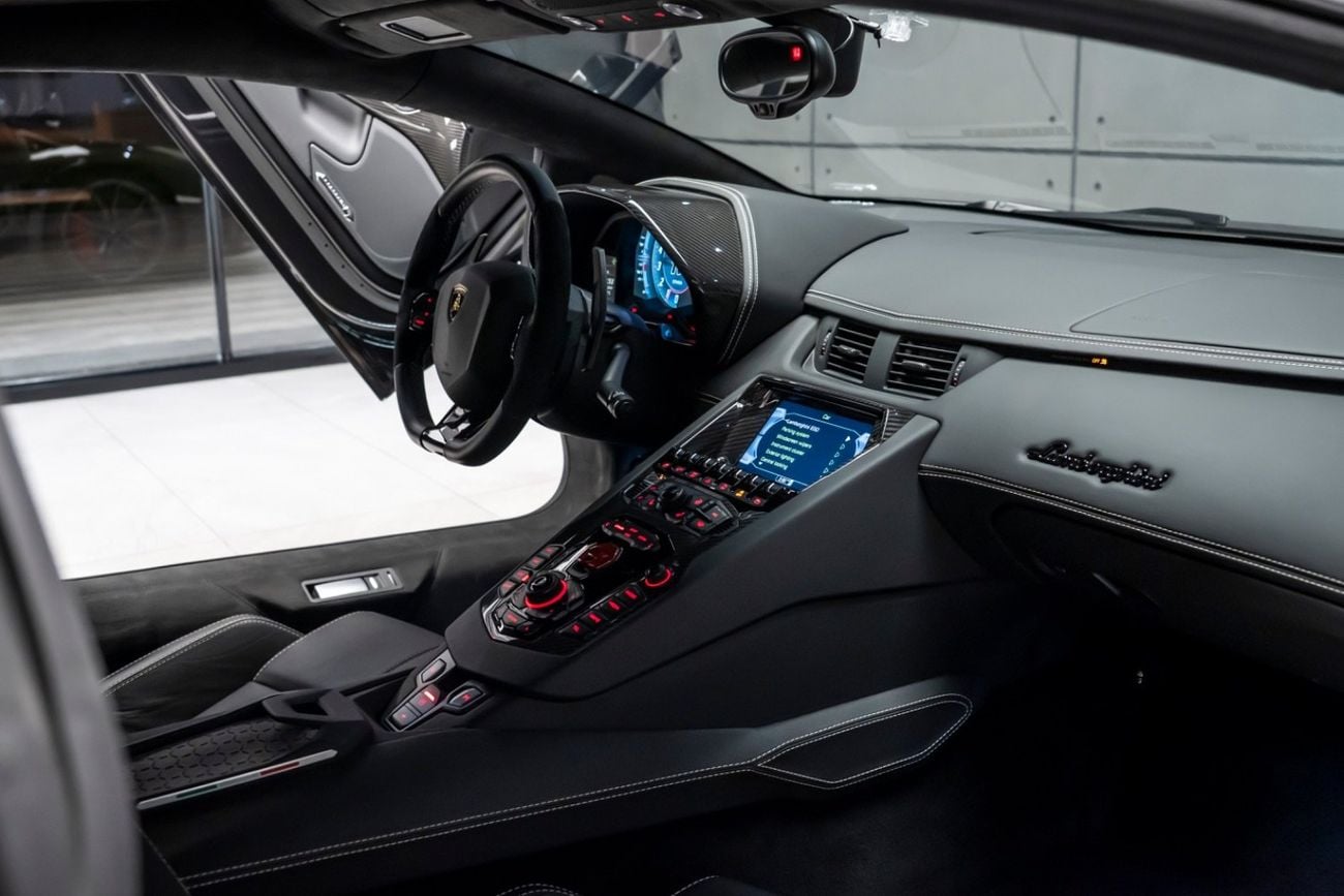 لامبورغيني أفينتادور 6.5L V12