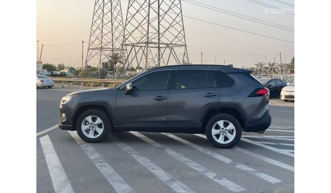 Toyota RAV4 2020 Toyota Rav4 XLE / EXPORT ONLY / فقط للتصدير