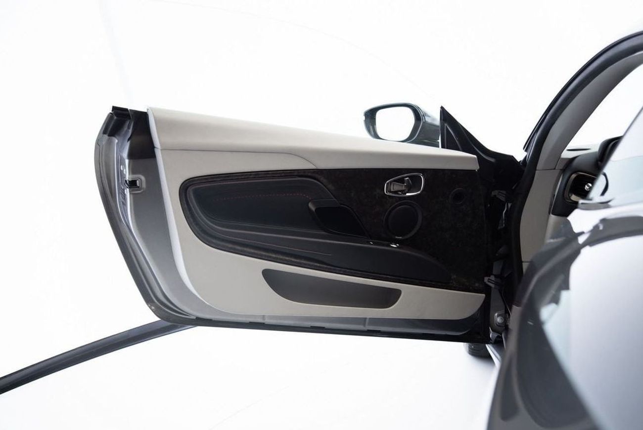 Aston Martin DB11 Std 5.2L