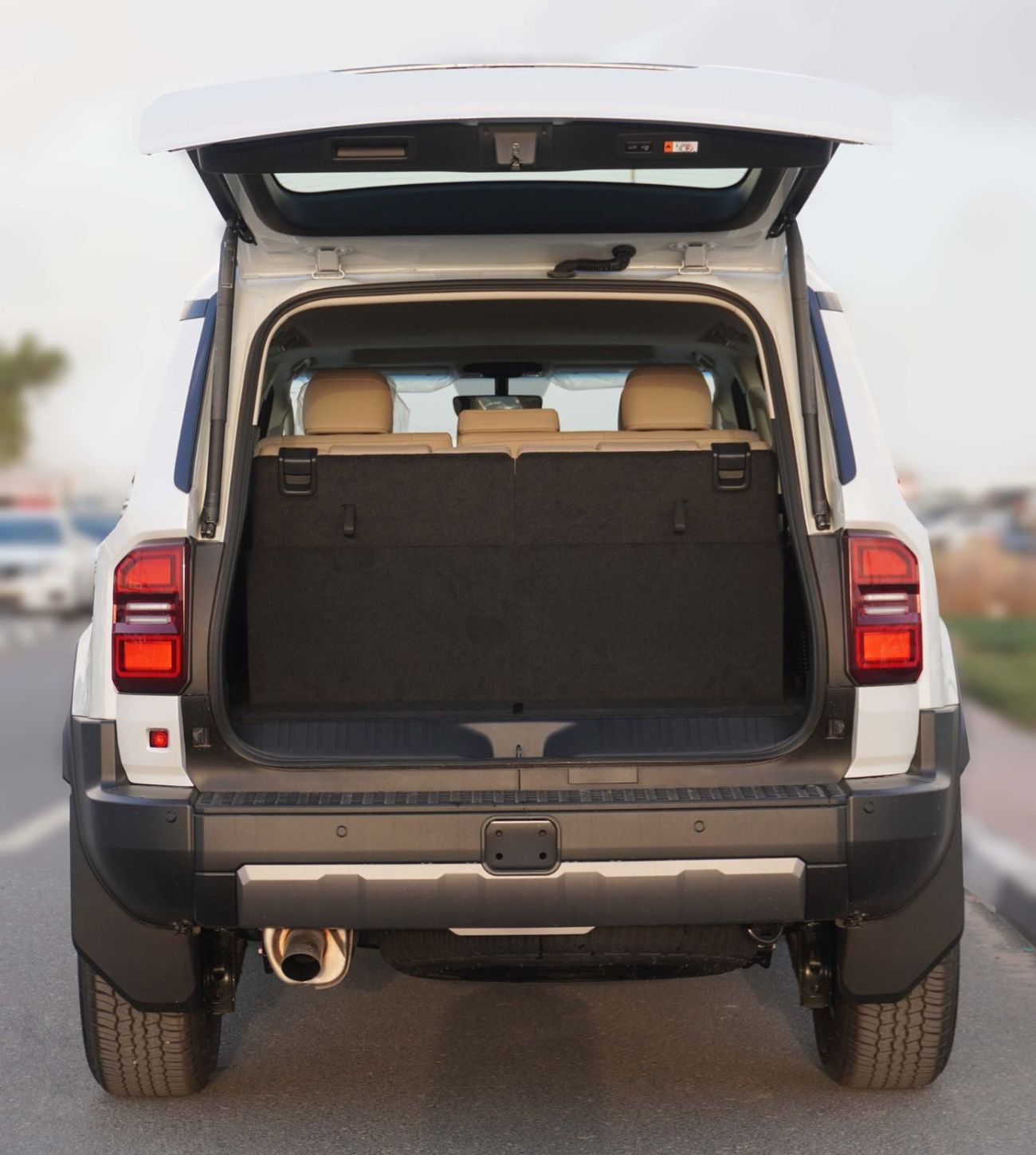 Toyota Prado 2.4L PETROL ALL-ROUNDER (18" AL, 12.3" DA, SUNROOF, LEATHER SEATS)