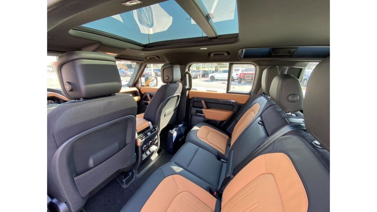 Land Rover Defender DEFENDER X**2024**GCC SPEC UNDER WARRANTY AND SERVICE