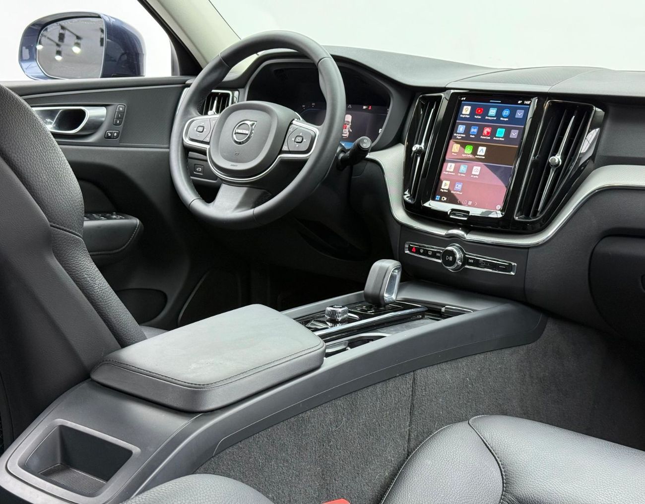 فولفو XC 60 2024 Volvo XC60 B5 Core, 2028 Volvo Warranty, Volvo Full Service History, GCC