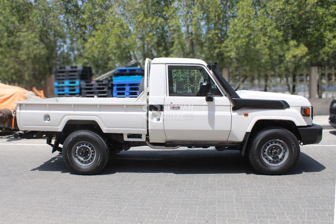 تويوتا لاند كروزر بيك آب LC79 2.8L DIESEL STANDARD-E SC AT 2026MY