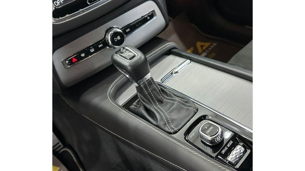 فولفو XC 90 R ديزاين 2017 Volvo XC90 T6 R-Design 7 Seater, Full Volvo Service History, Low Kms, GCC