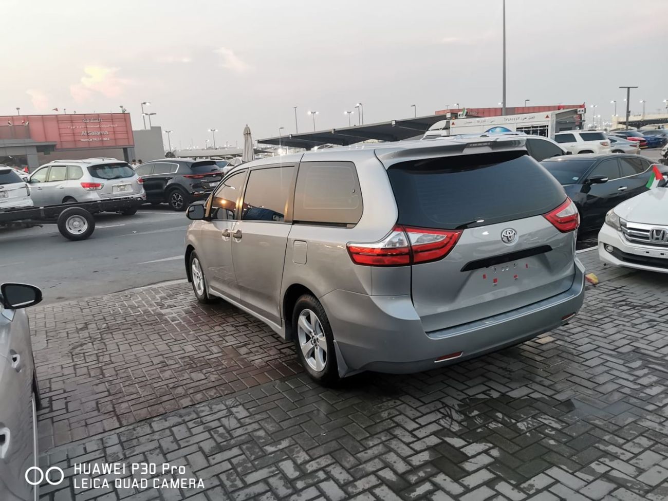 تويوتا سيينا American import, full option