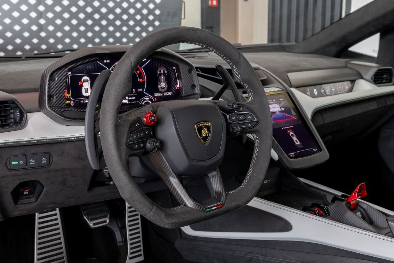 Lamborghini Revuelto 6.5L V12 Hybrid Lamborghini Revuelto 2024 Fully Carbon Fiber