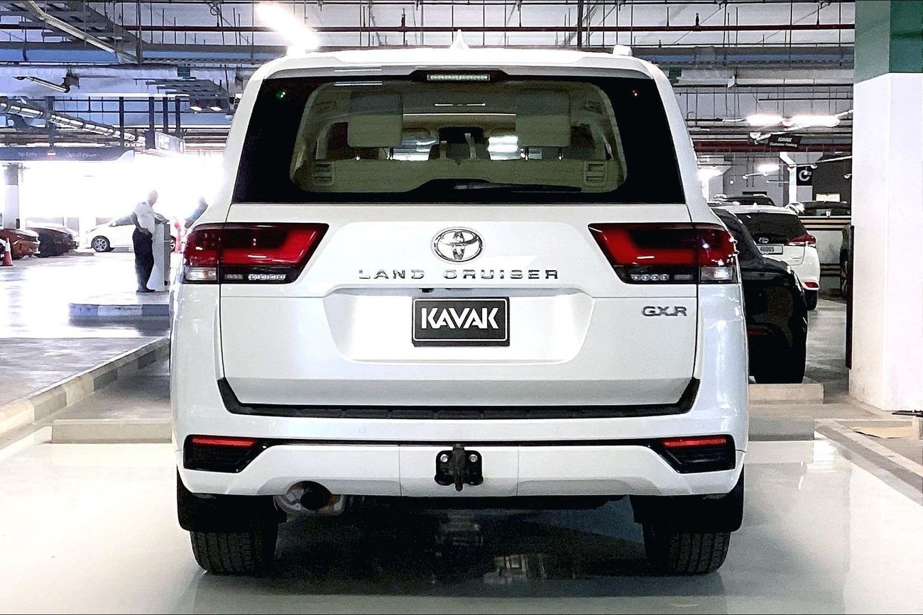 Toyota Land Cruiser GXR | National Day Celebration | Guaranteed Warranty | 0 Down Payment