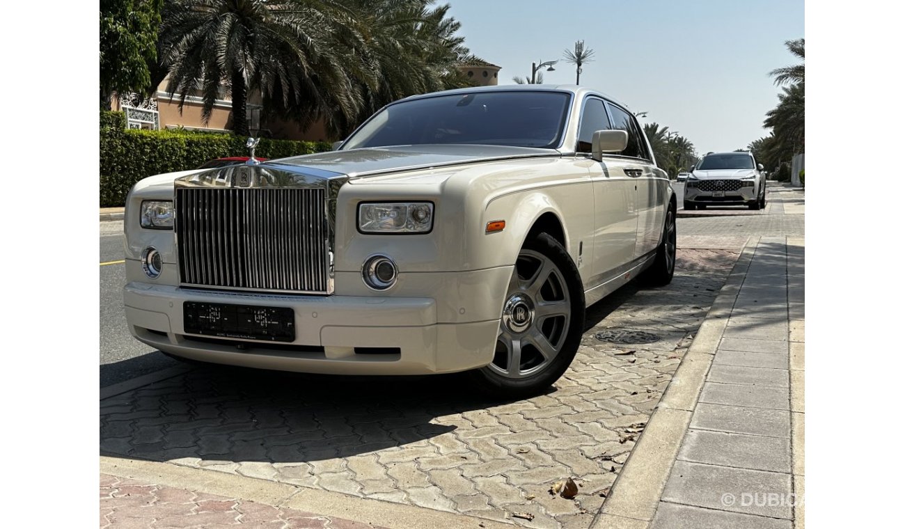 Rolls-Royce Phantom Long VIP Base