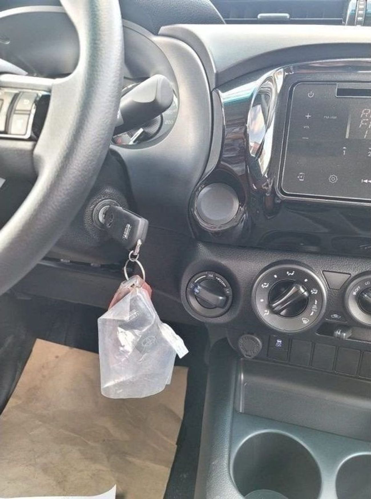 تويوتا هيلوكس GLX Toyota Hilux 2.7L Petrol Automatic Mid Option 2025