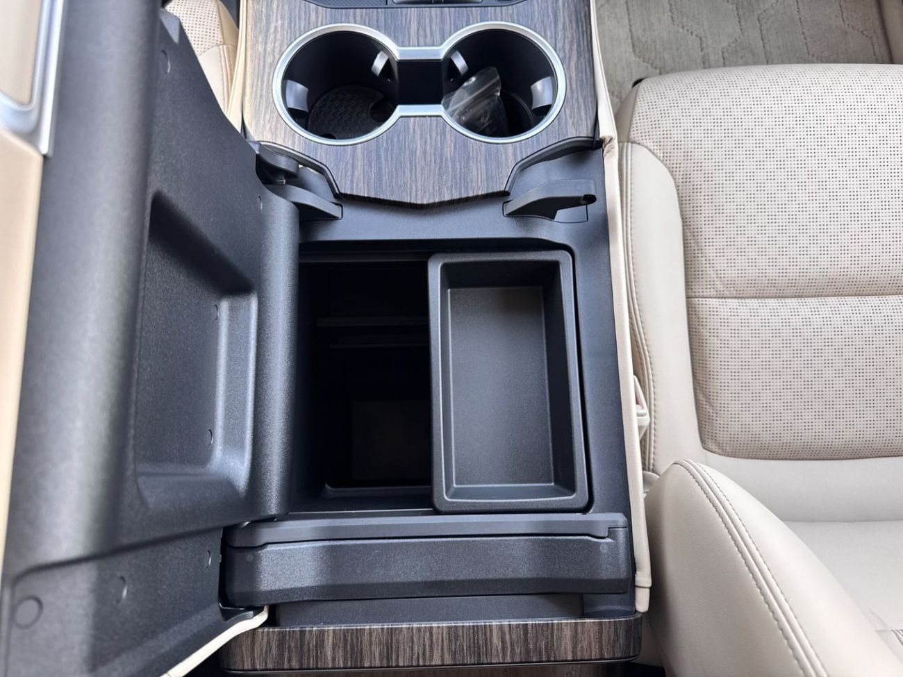 Toyota Land Cruiser (RIGHT HAND DRIVE) 2024 300 ZX PETROL BRAND NEW 0KM