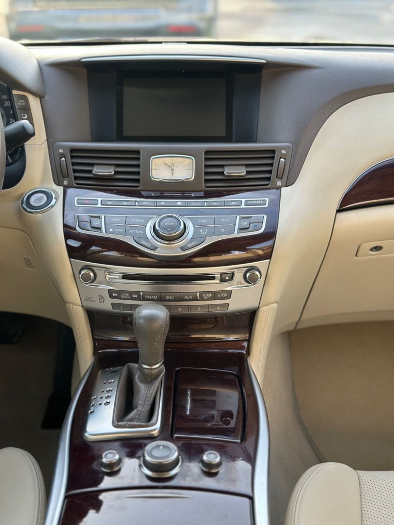 Infiniti Q70 Sports MODEL 2016 GCC CAR PERFECT CONDITION INSIDE AND OUTSIDE FULL OPTION SUN ROOF LEATHER SEATS